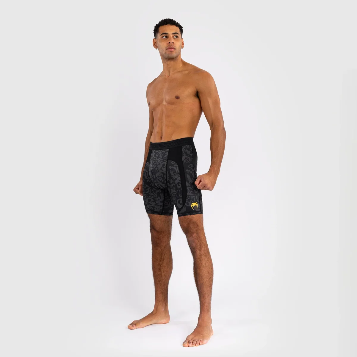 Shorts à compression Venum x Topuria Inégalé Noir – Image 4